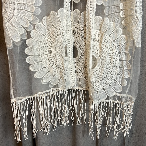 NWT Petal & Pup Alexandra Kimono - Picture 4 of 9